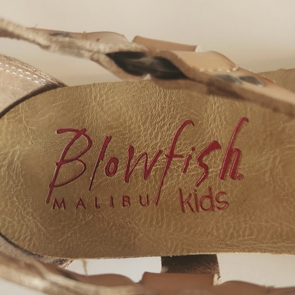 Sandals - Picture 6 of 7